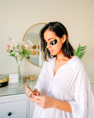 Wake Up Charcoal + Hyaluronic Acid Eye Mask