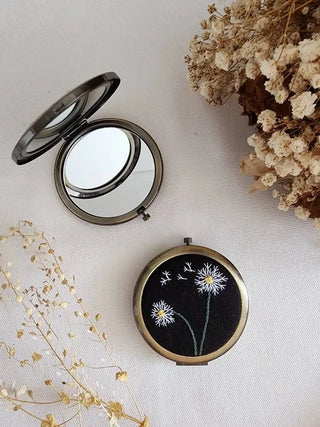 Floral Embroidered Compact Mirror, Collection Sophia: 1. Three flowers
